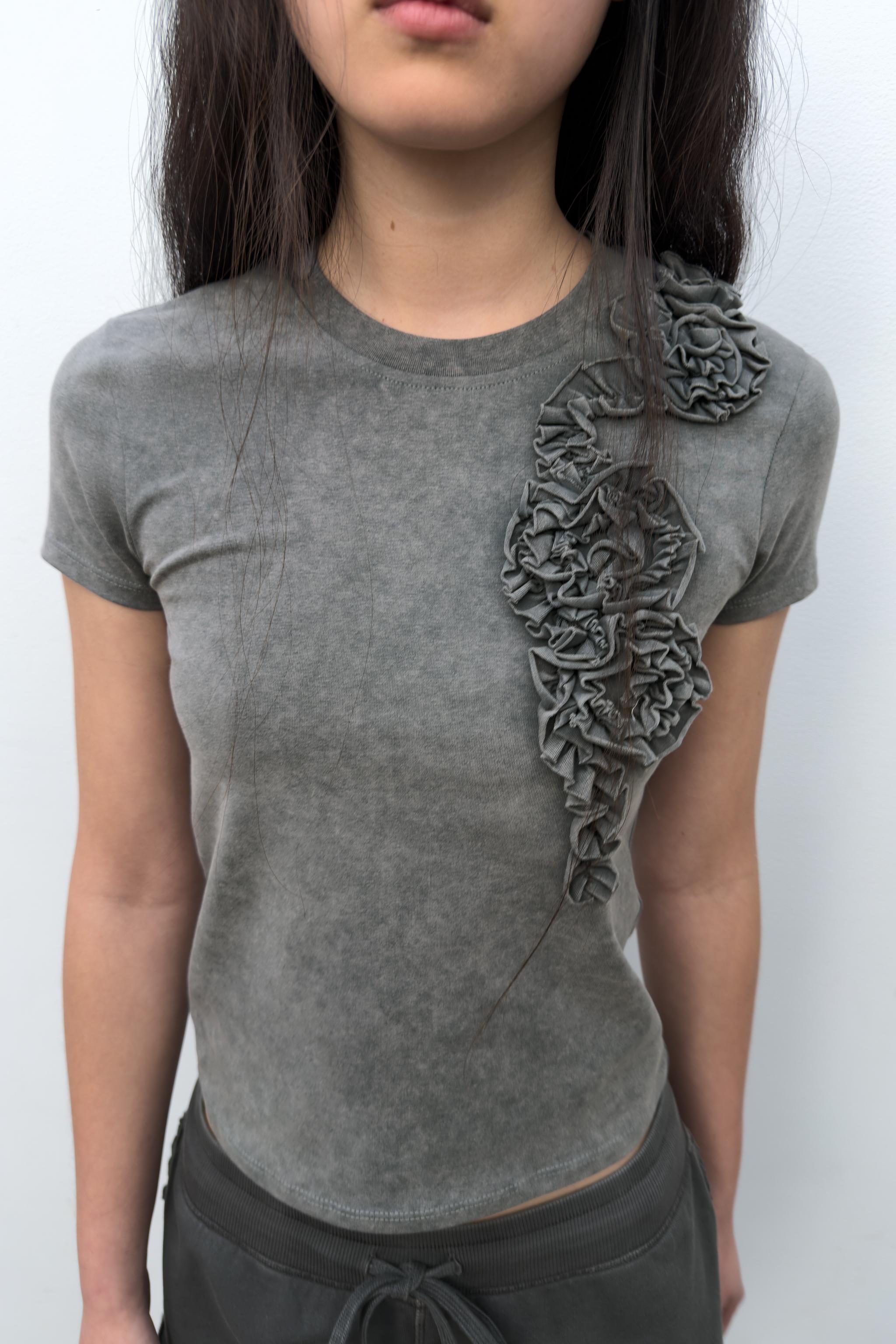 WASHED EMBOSSED FLOWER T-SHIRT - Gray | ZARA United States