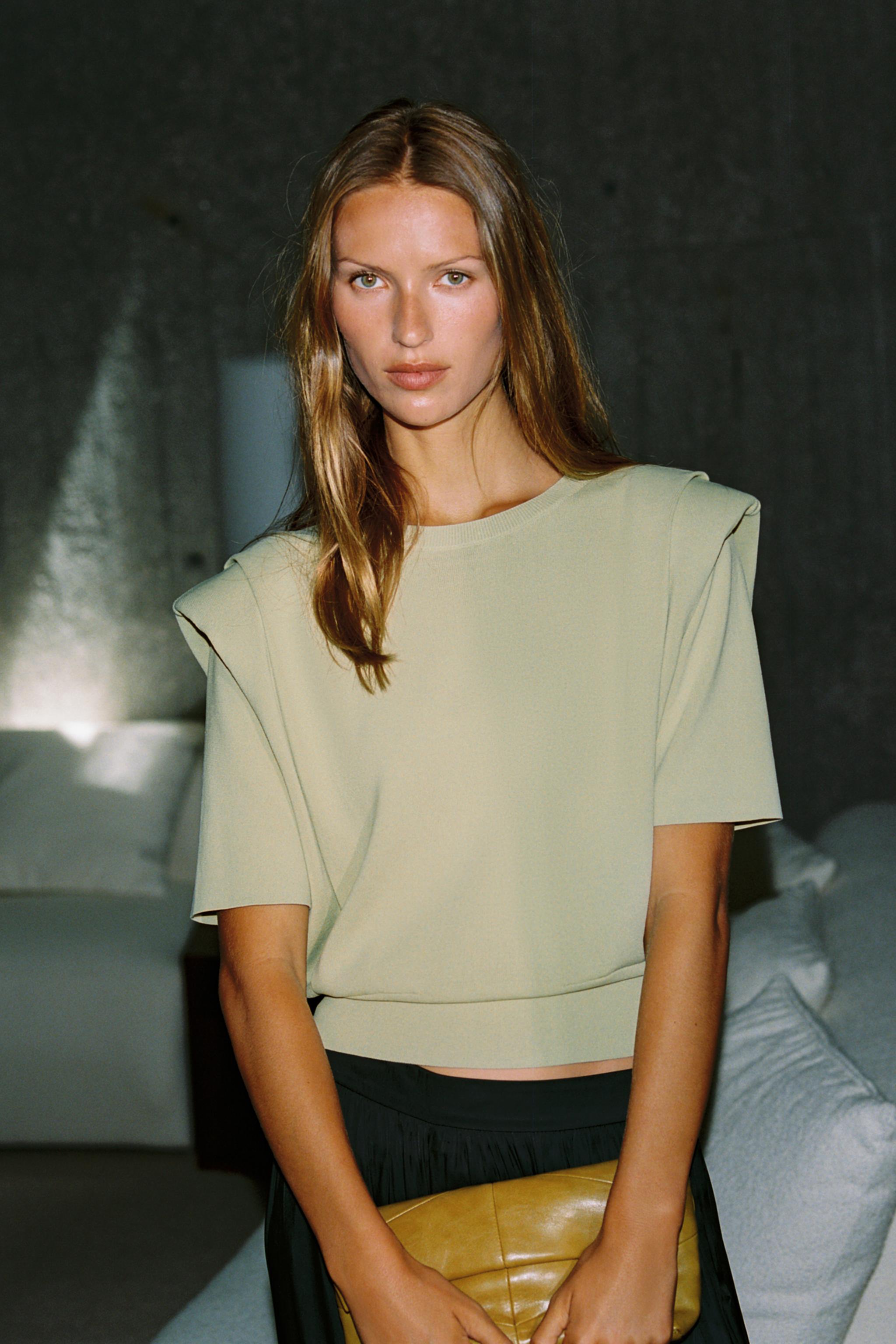 Zara SHOULDER PAD KNIT TOP