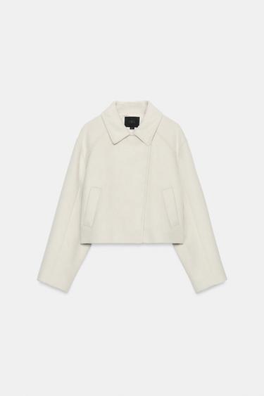CAZADORA EFECTO SUAVE PLIEGUES - Crudo de Zara - Imagen 0