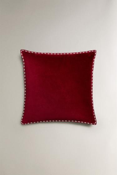 VELVET CHRISTMAS CUSHION COVER WITH EDGE DETAIL - Red by Zara