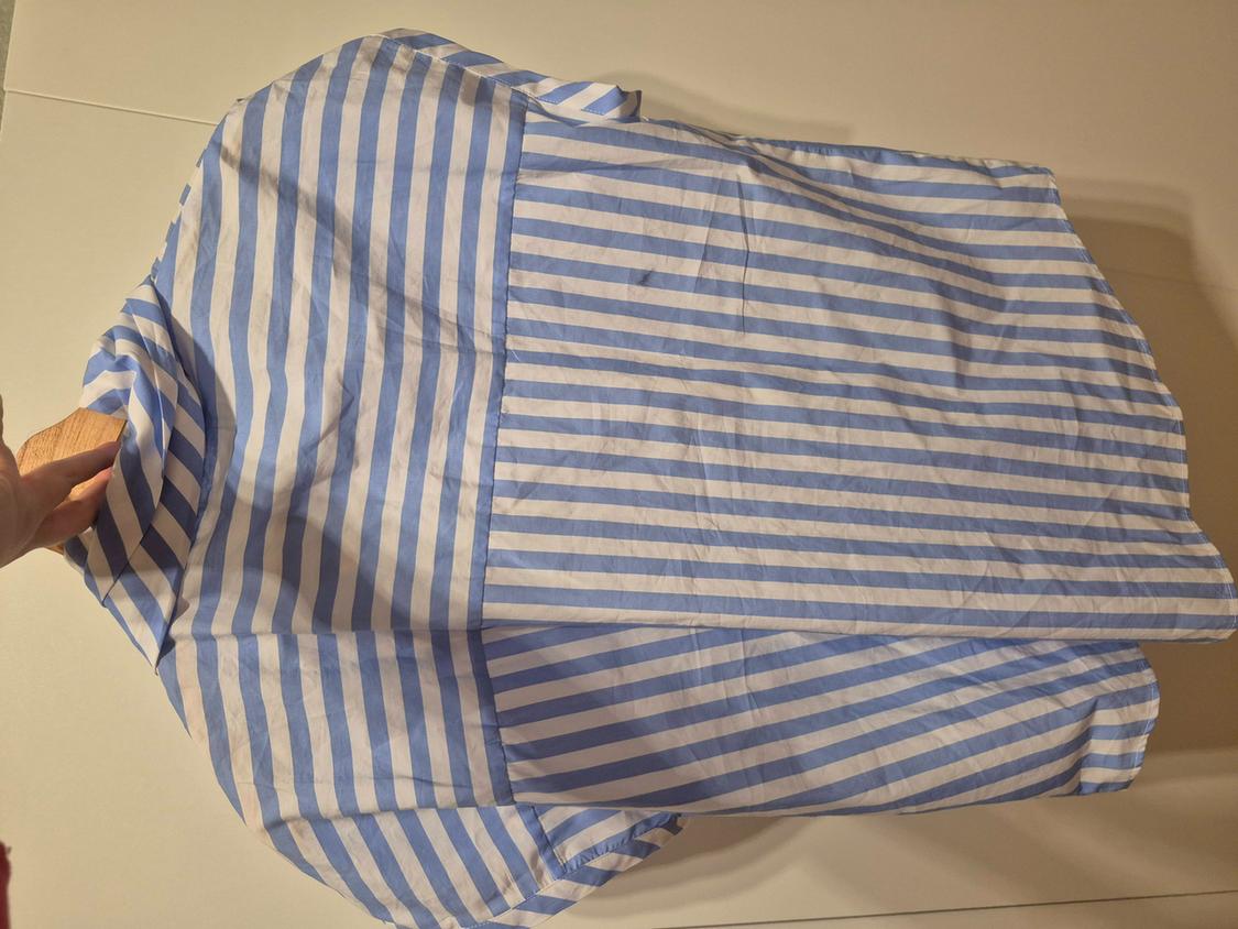 STRIPED SHIRT WITH BOW - Image 4
