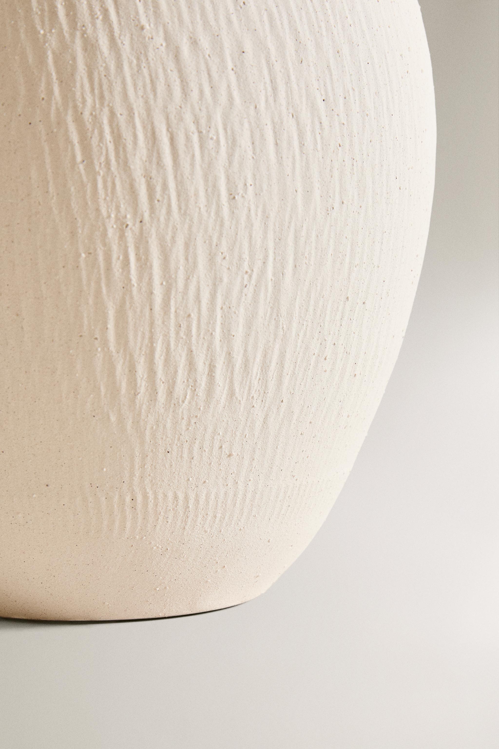 VASE CÉRAMIQUE RUGUEUSE