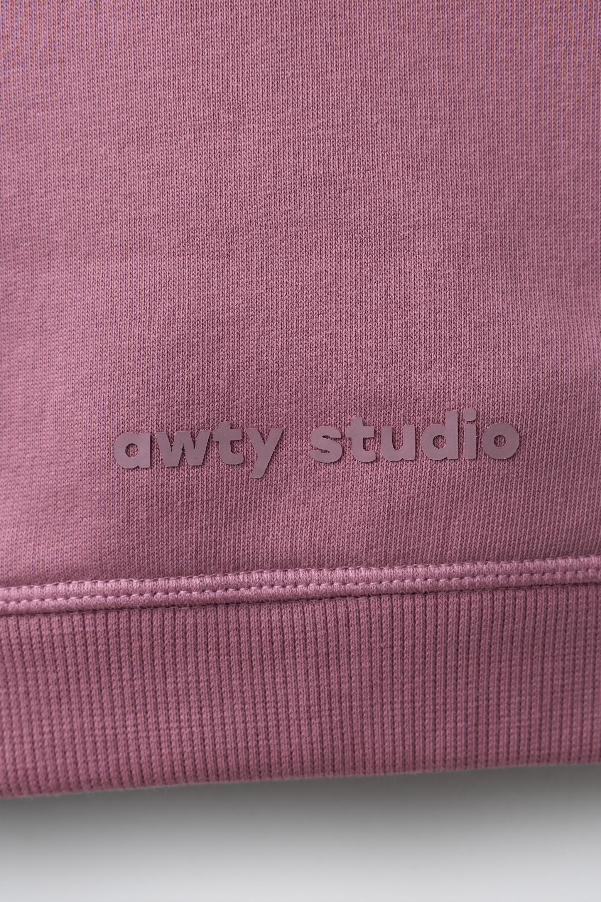 RAISED TEXT SWEATSHIRT