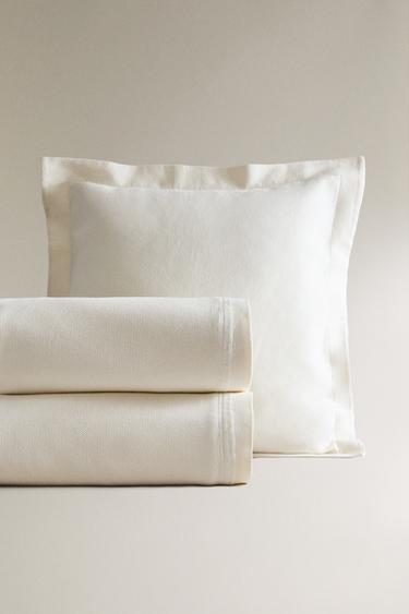 COLCHA EM PIQUÊ (400 GXM²) - Branco-marfim da Zara