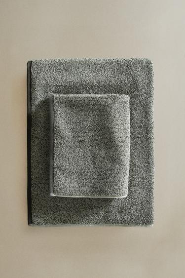 BADEHANDTUCH MIT MELANGE-EFFEKT - Dunkelgrün von Zara