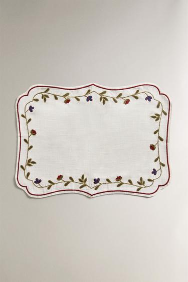 PLACEMAT WITH FLORAL EMBROIDERY - Green by Zara