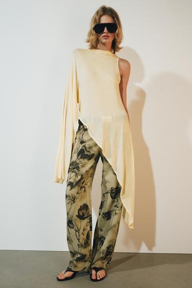 TOP ASIMÉTRICO FLUIDO - Amarillo de Zara