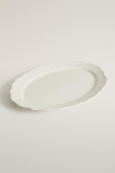 EARTHENWARE SERVING DISH WITH RAISED-DESIGN EDGE — Ecru 2