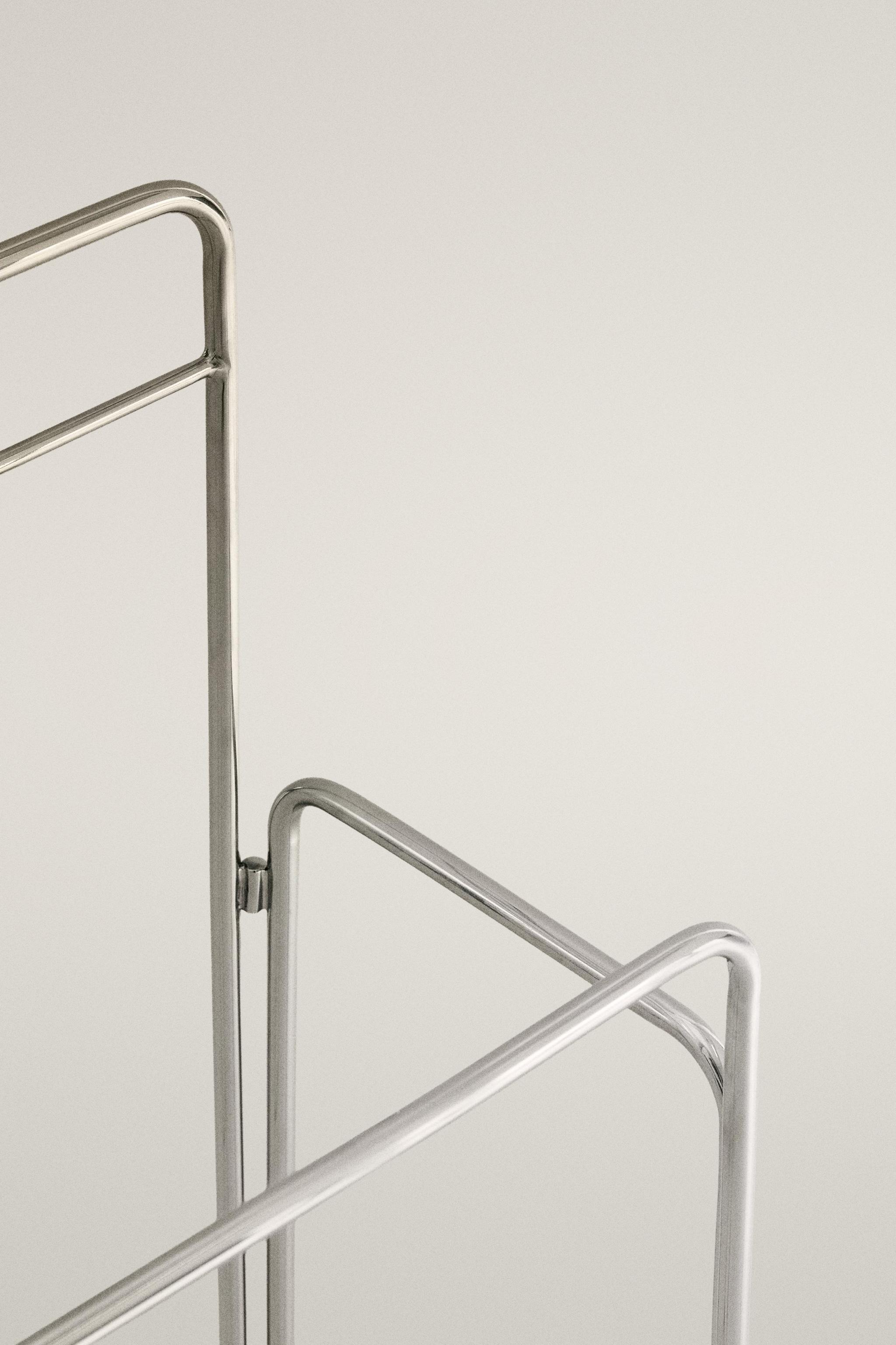 STEEL AND GLASS TOWEL RACK