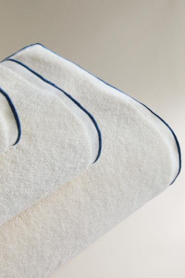 BATH TOWEL WITH COLOURED TOPSTITCHING - Ivory by Zara - Image 1