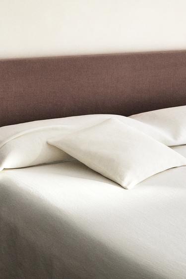 WASHED LINEN BEDSPREAD (400 GXM²) - Oyster-white by Zara