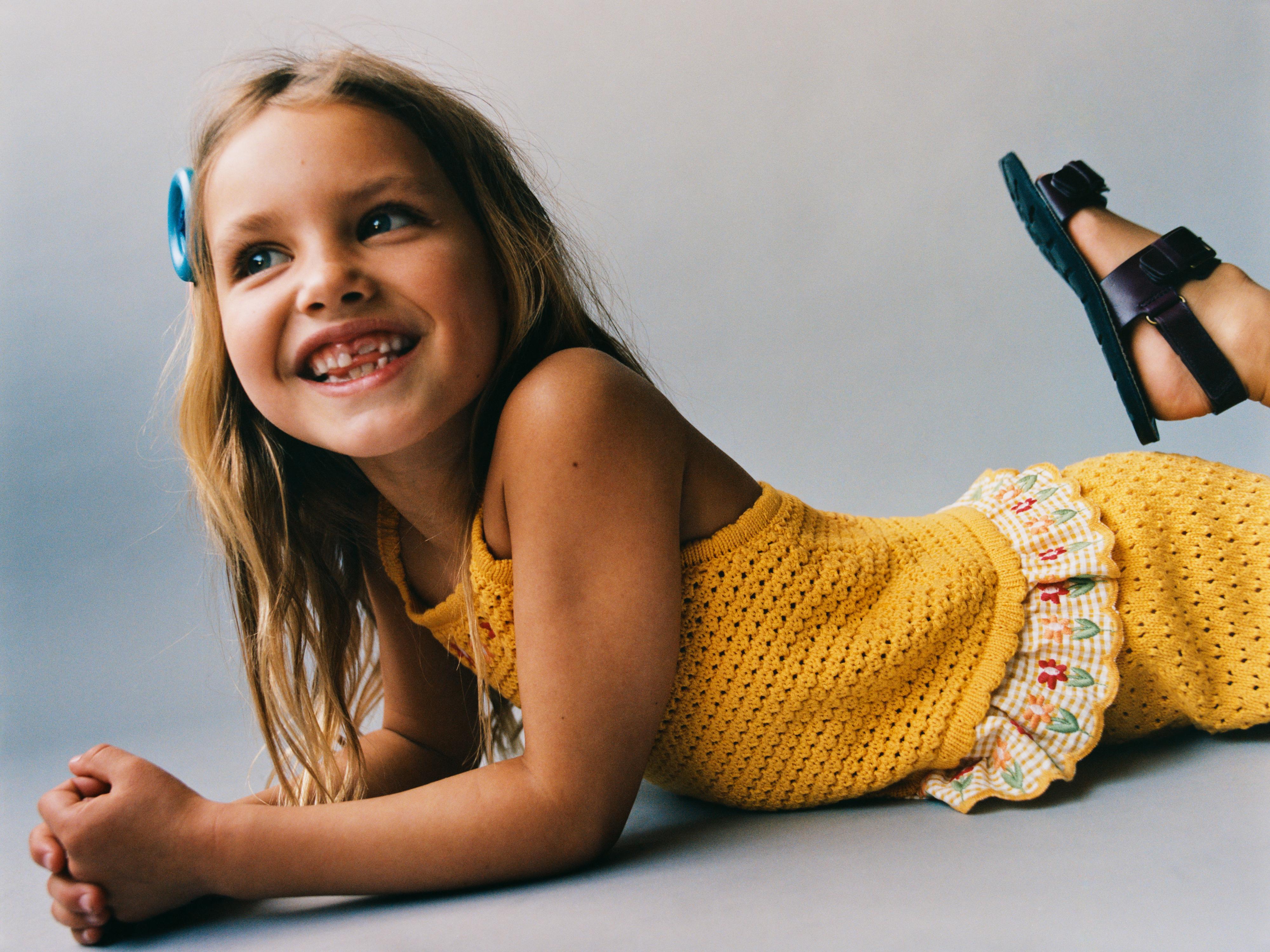 【ZARA kids】ニットセットアップ ZARAキッズ グレー ニットセットアップ - メルカリ