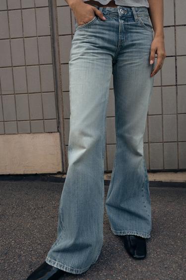 JEANS TRF FLARE بخصر منخفض - أزرق فاتح by Zara