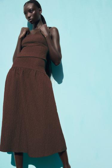 FALDA MIDI TEXTURA - Burgundy de Zara