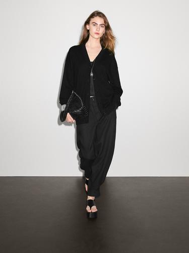 Cardigan oversized cuello pico 100% cashmere - Negro de Zara - Imagen 0