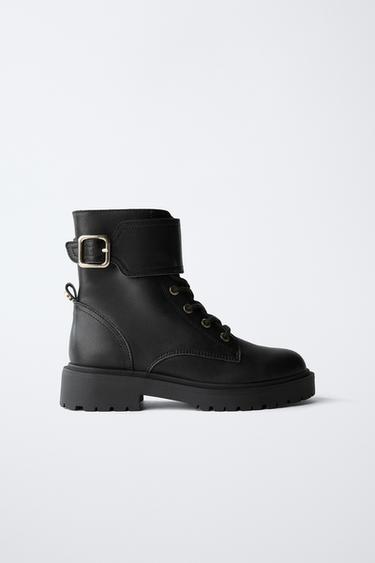 BOTIN PIEL HEBILLA - Negro de Zara