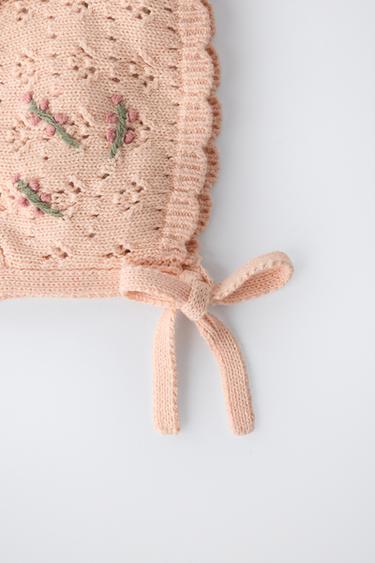 BONNET AJOURÉ À FLEURS BRODÉES - Pêche de Zara - Image 2