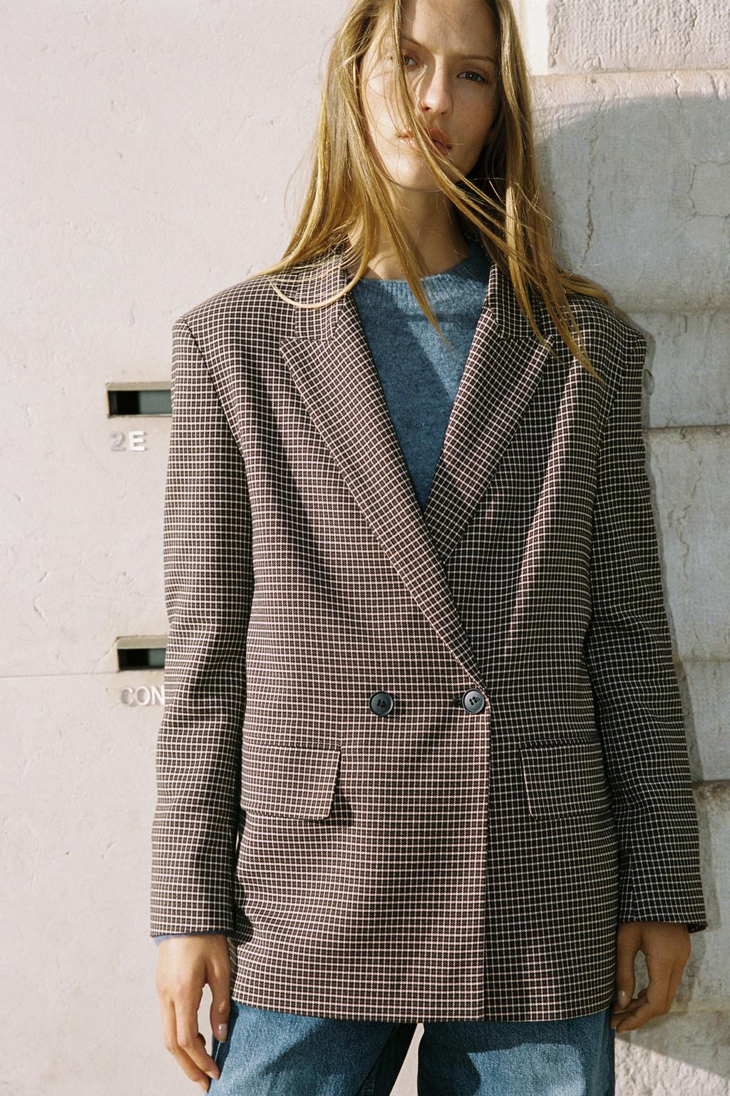 OVERSIZED PLAID DOUBLE-BREASTED BLAZER