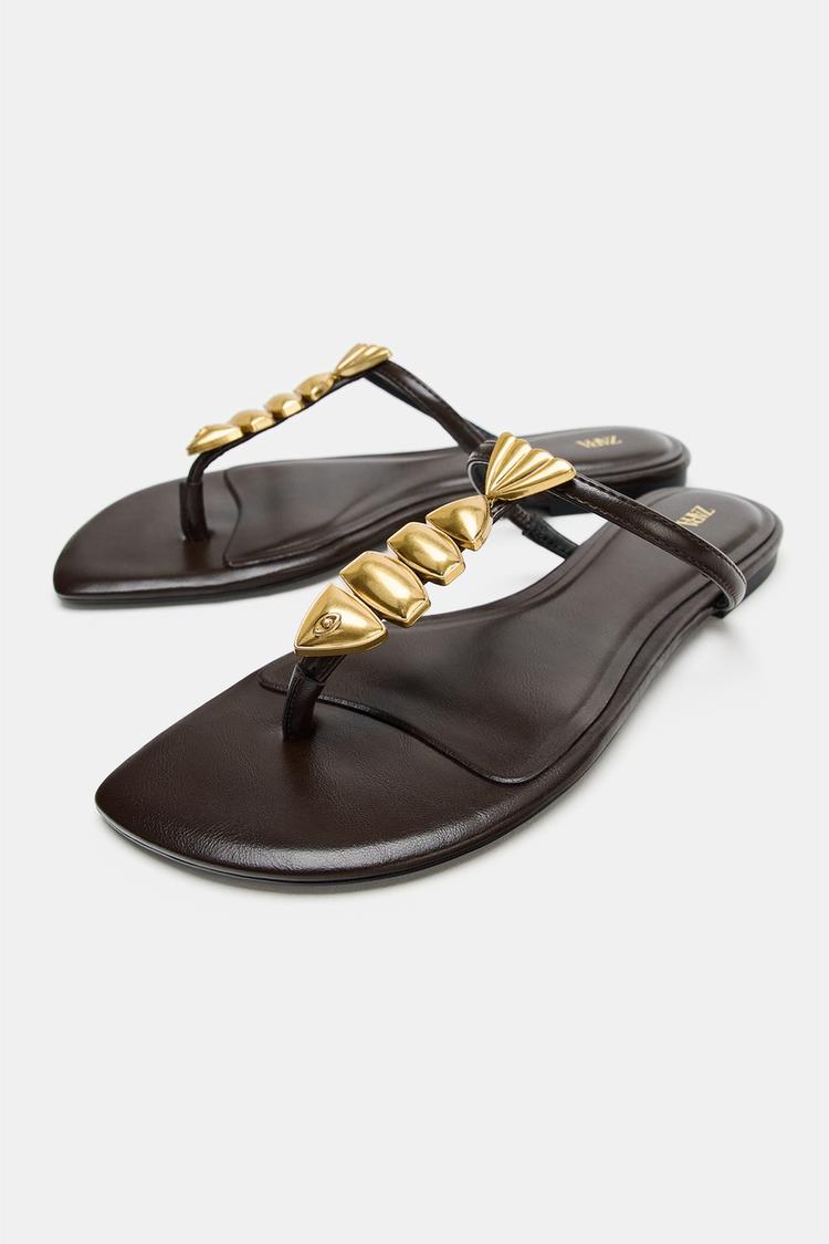 Sandalias planas con aplique de pez 3