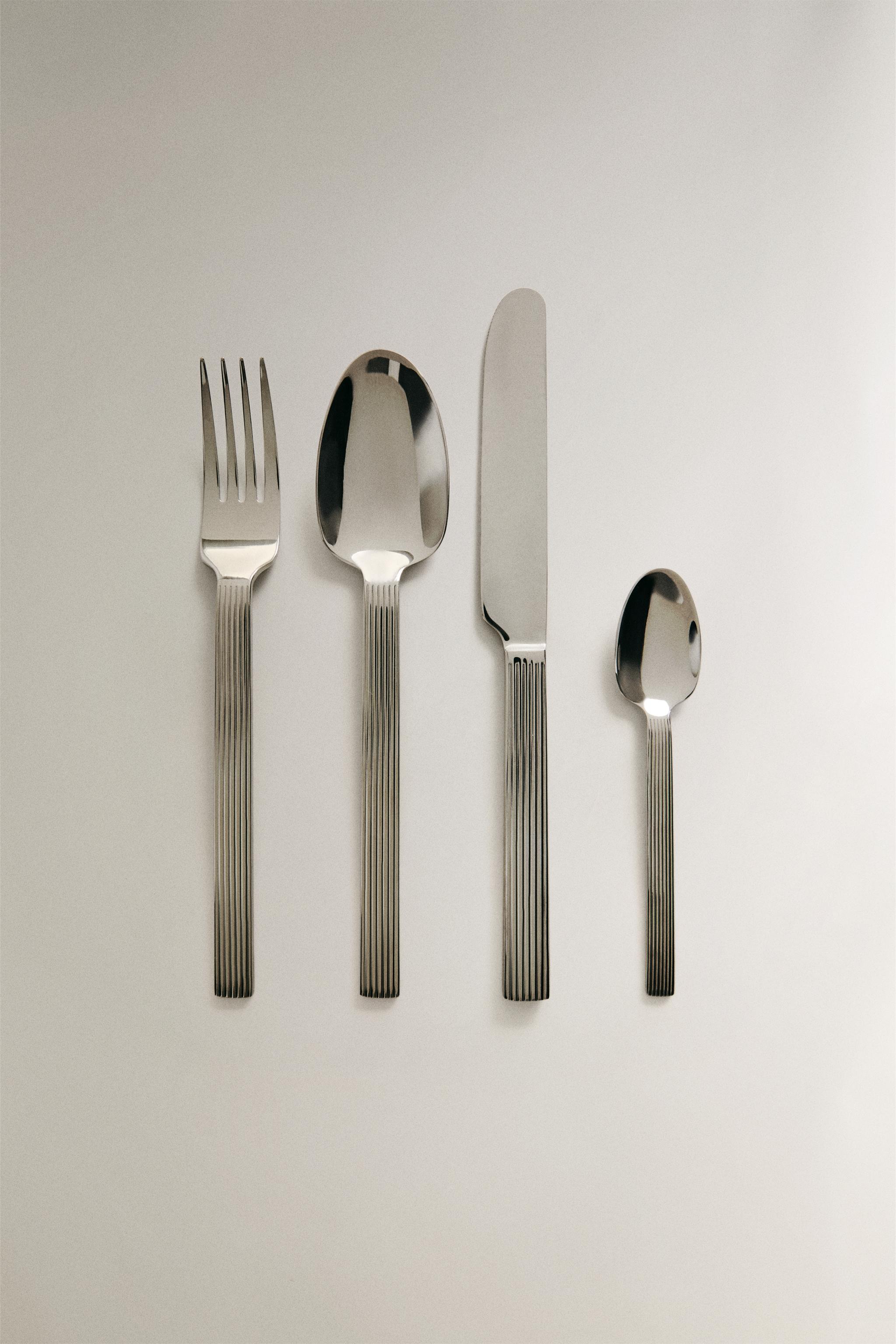 Zara RIBBED HANDLE FLATWARE SET (SET OF 4)