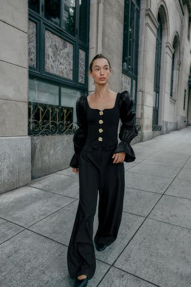 توب ستريتش بأزرار متباينة - أسود الخاص بـ Zara - صورة 0