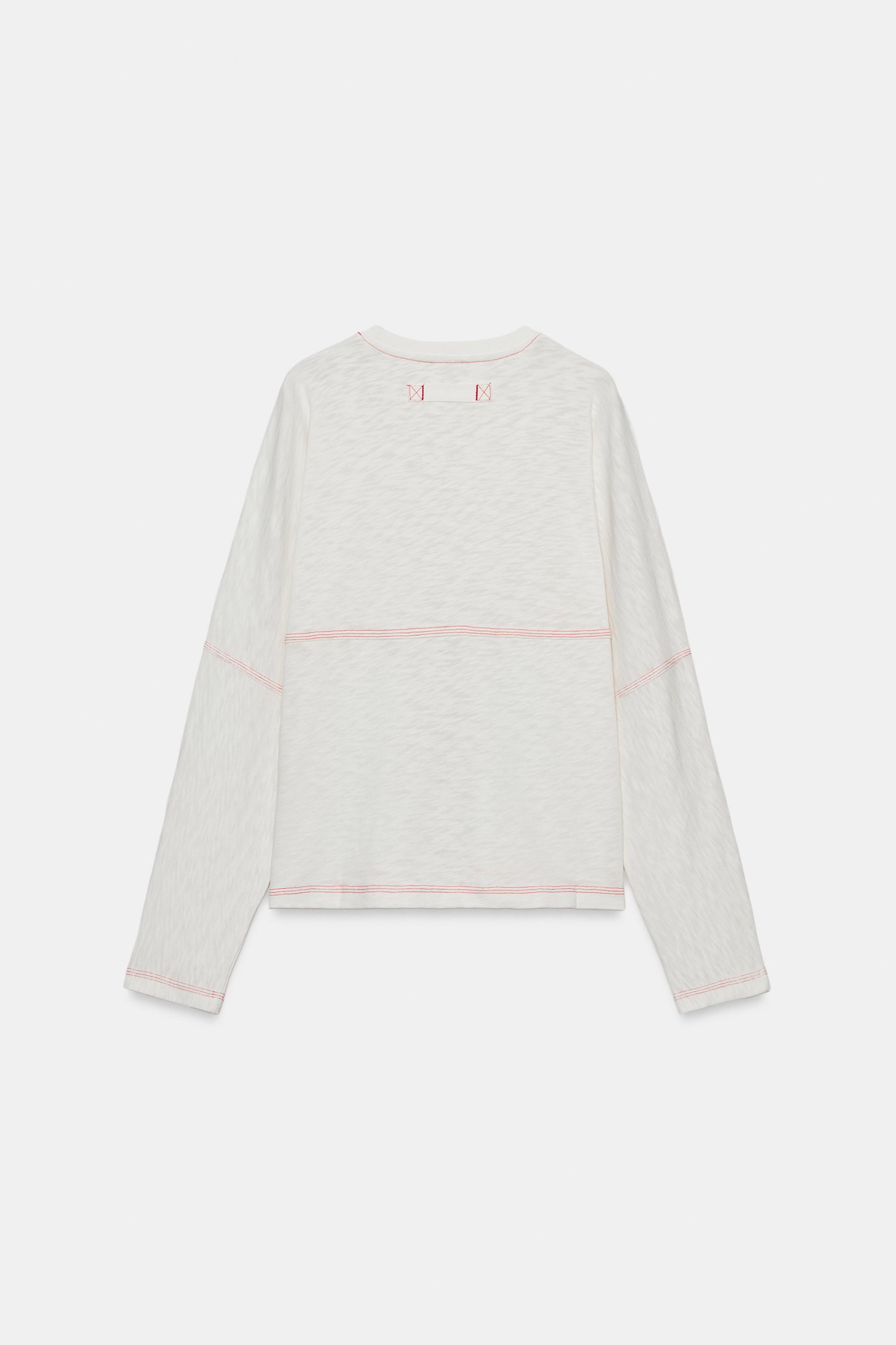 CONTRAST-STITCH T-SHIRT