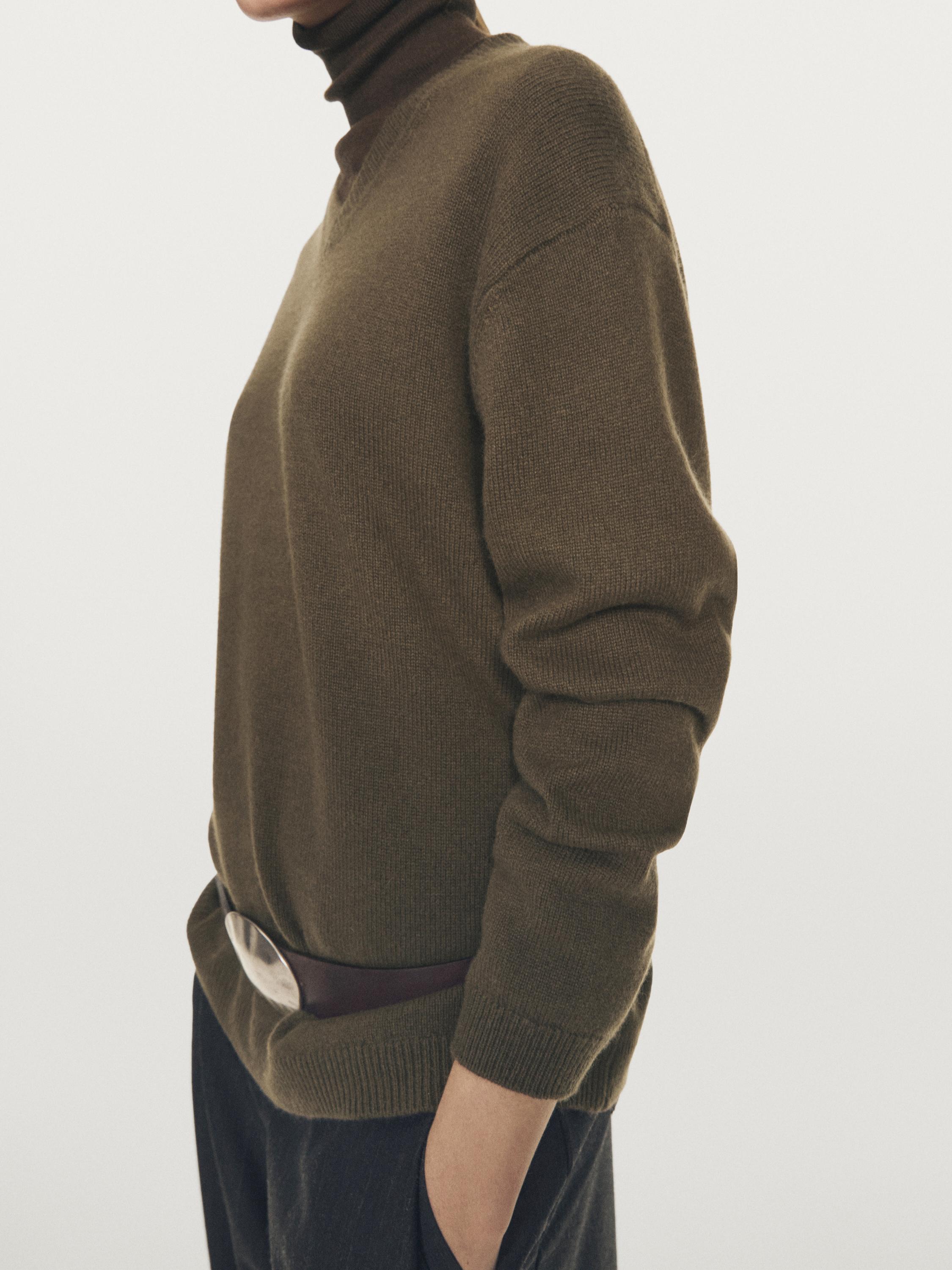 100% cashmere oversize V-neck sweater