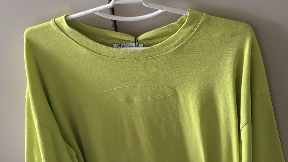 T-SHIRT WITH CONTRAST EMBROIDERY - Image 4