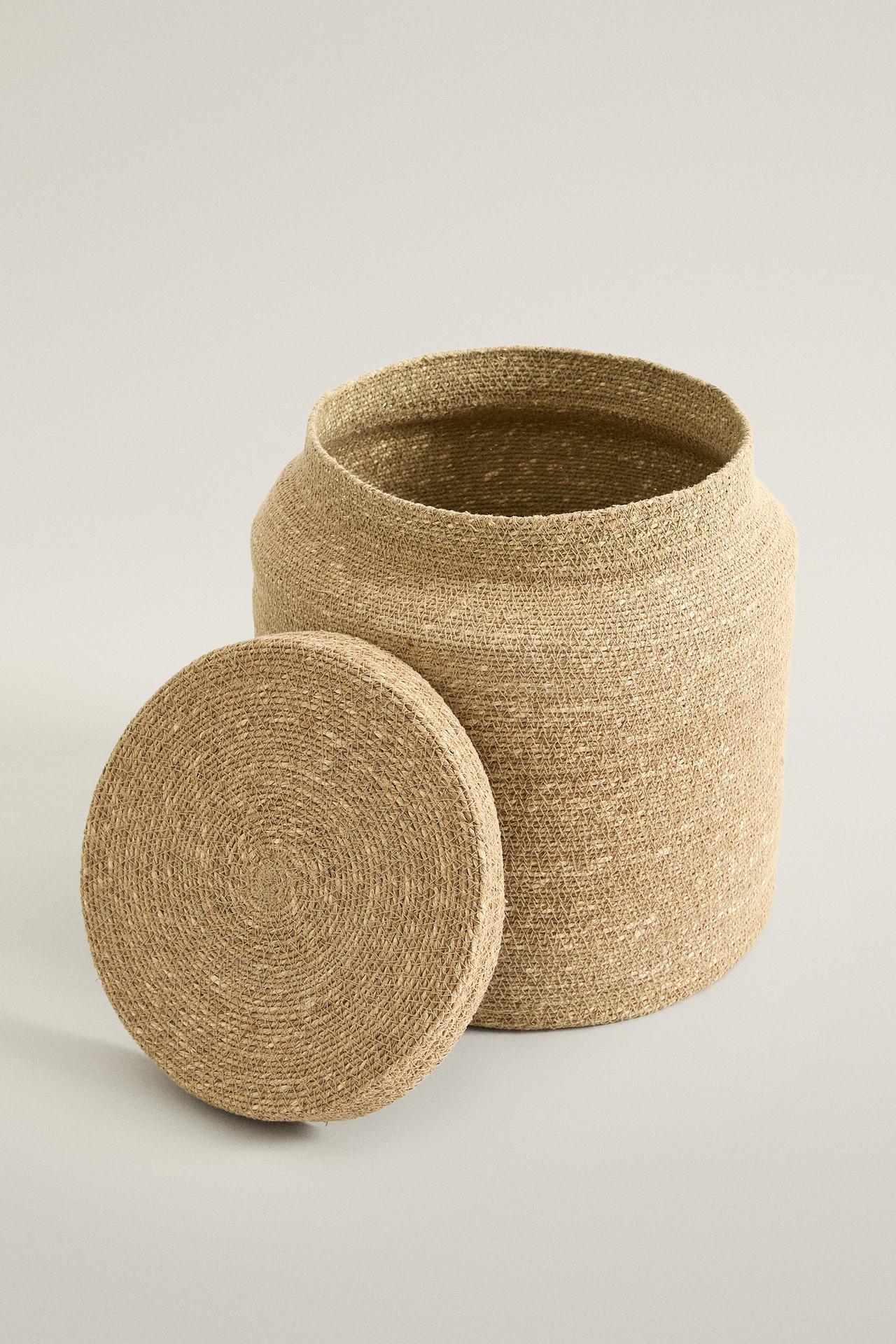 SEAGRASS BASKET WITH LID — Light beige