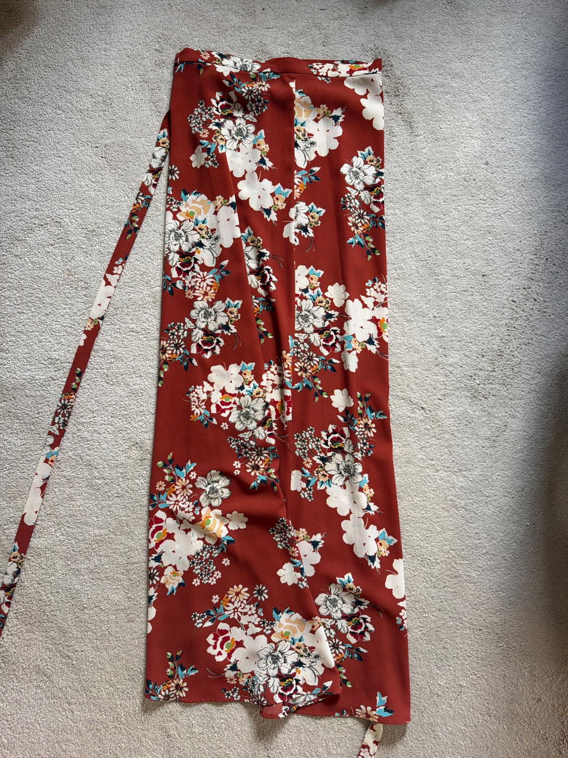 GORGEOUS WRAP AROUND BROWN FLORAL SKIRT - Image 3