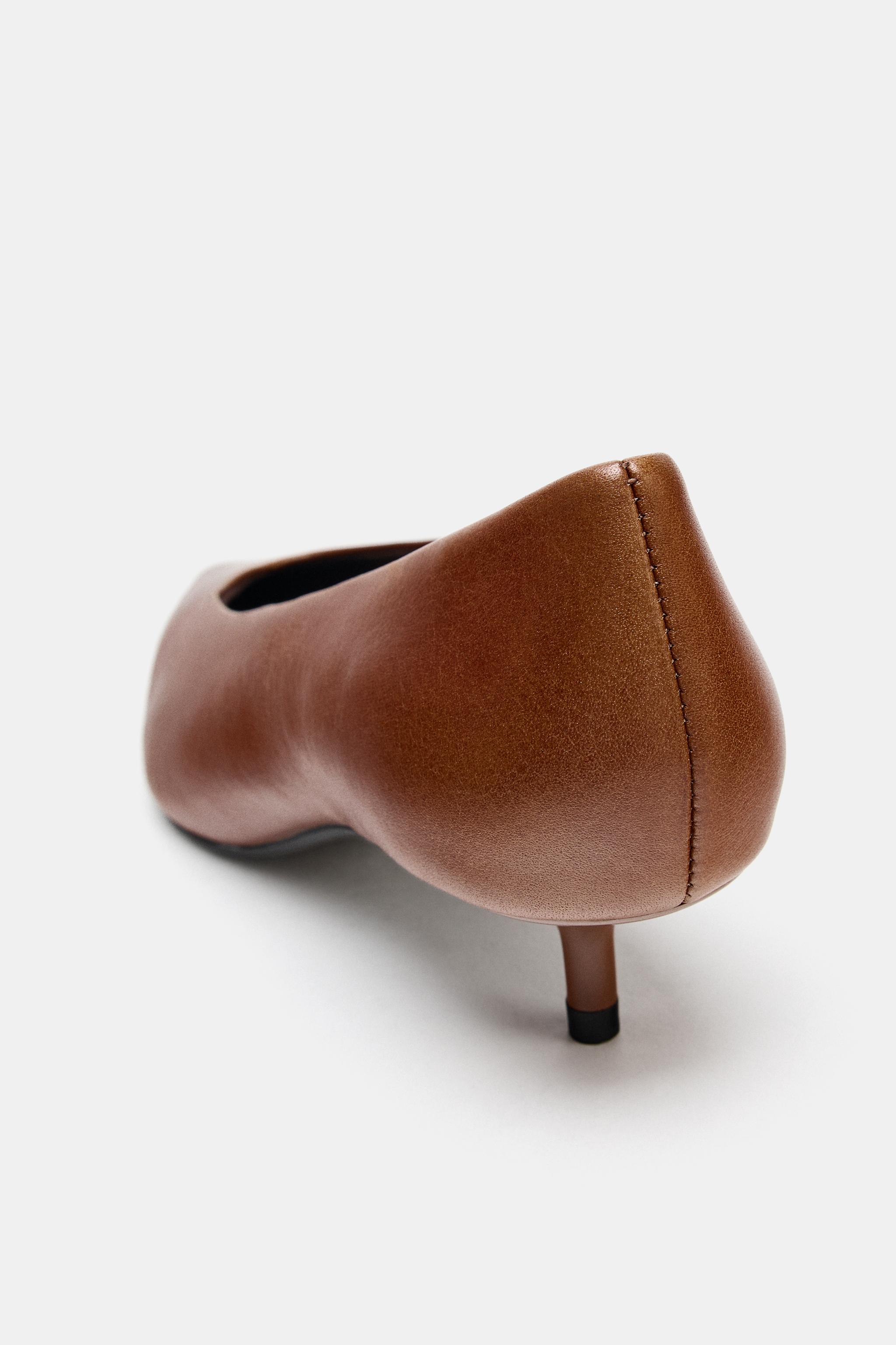 CHAUSSURES À TALONS KITTEN HEEL EN CUIR