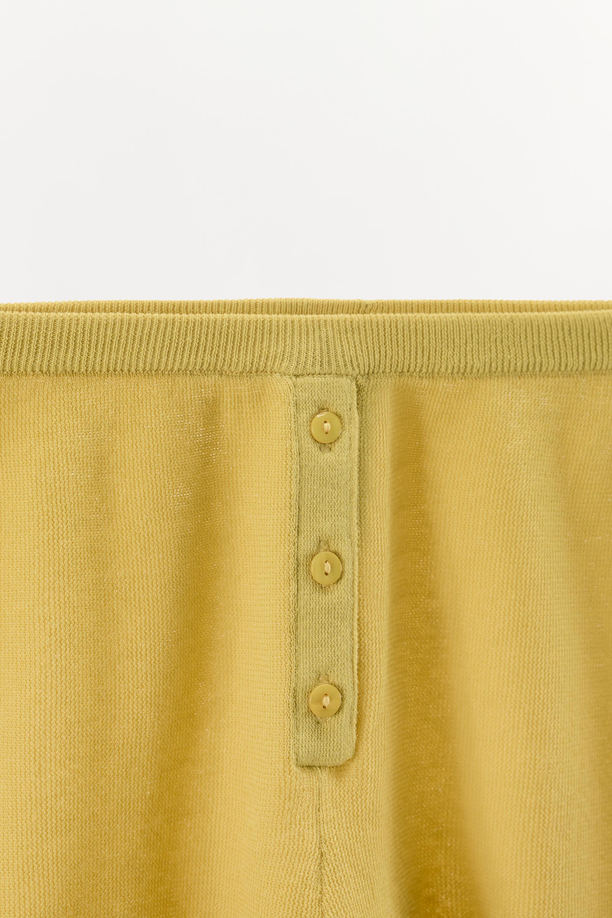 BUTTON-DETAIL KNIT SHORTS
