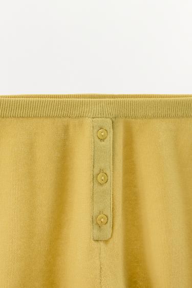 SHORT EN MAILLE À BOUTONS - Jaune de Zara - Image 4