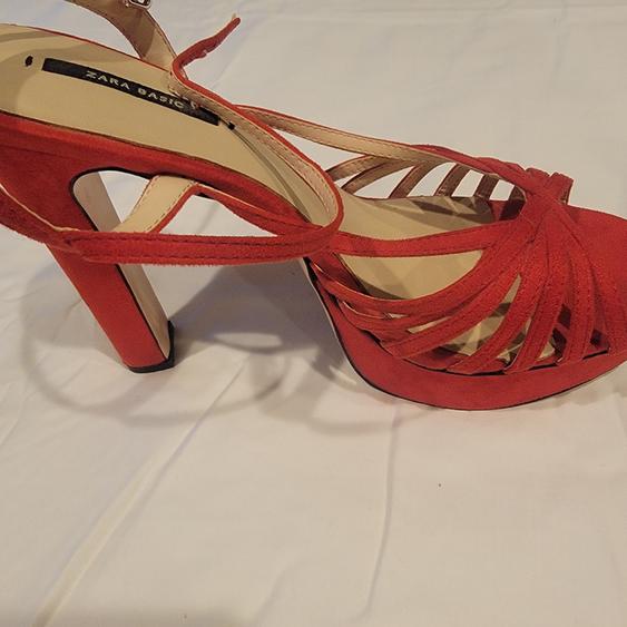 AMAZING BASIC ADDITION TO YOUR WARDROBE - Image 6