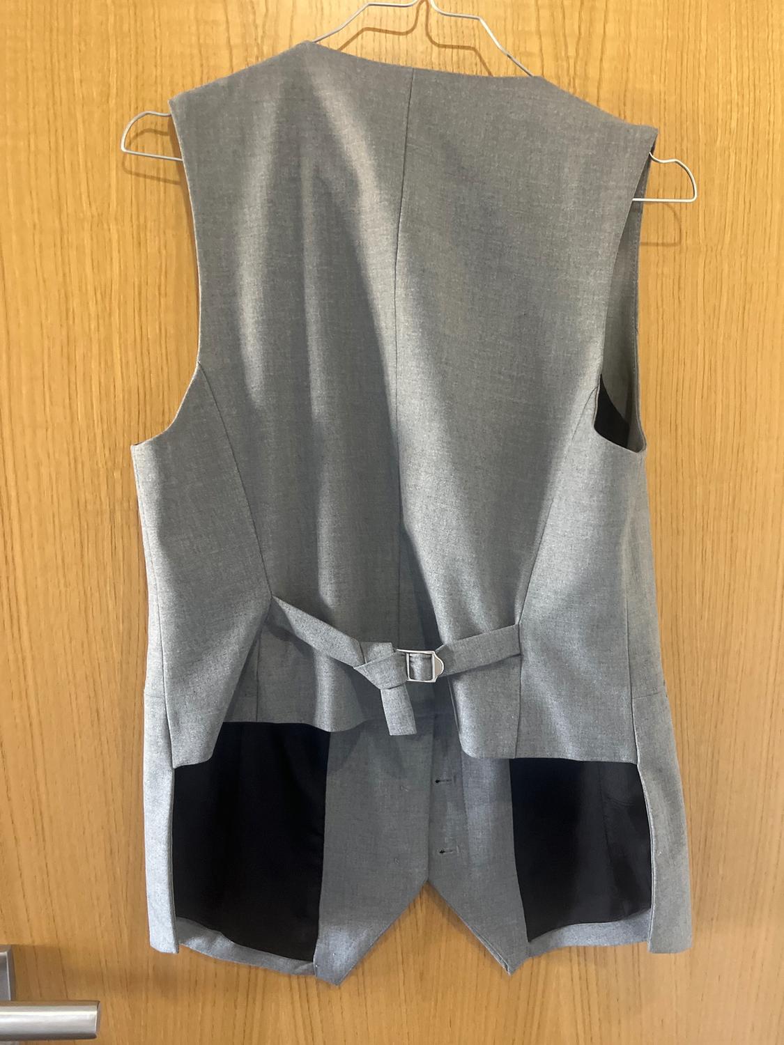 WAISTCOAT WITH ASYMMETRIC BACK - Image 2