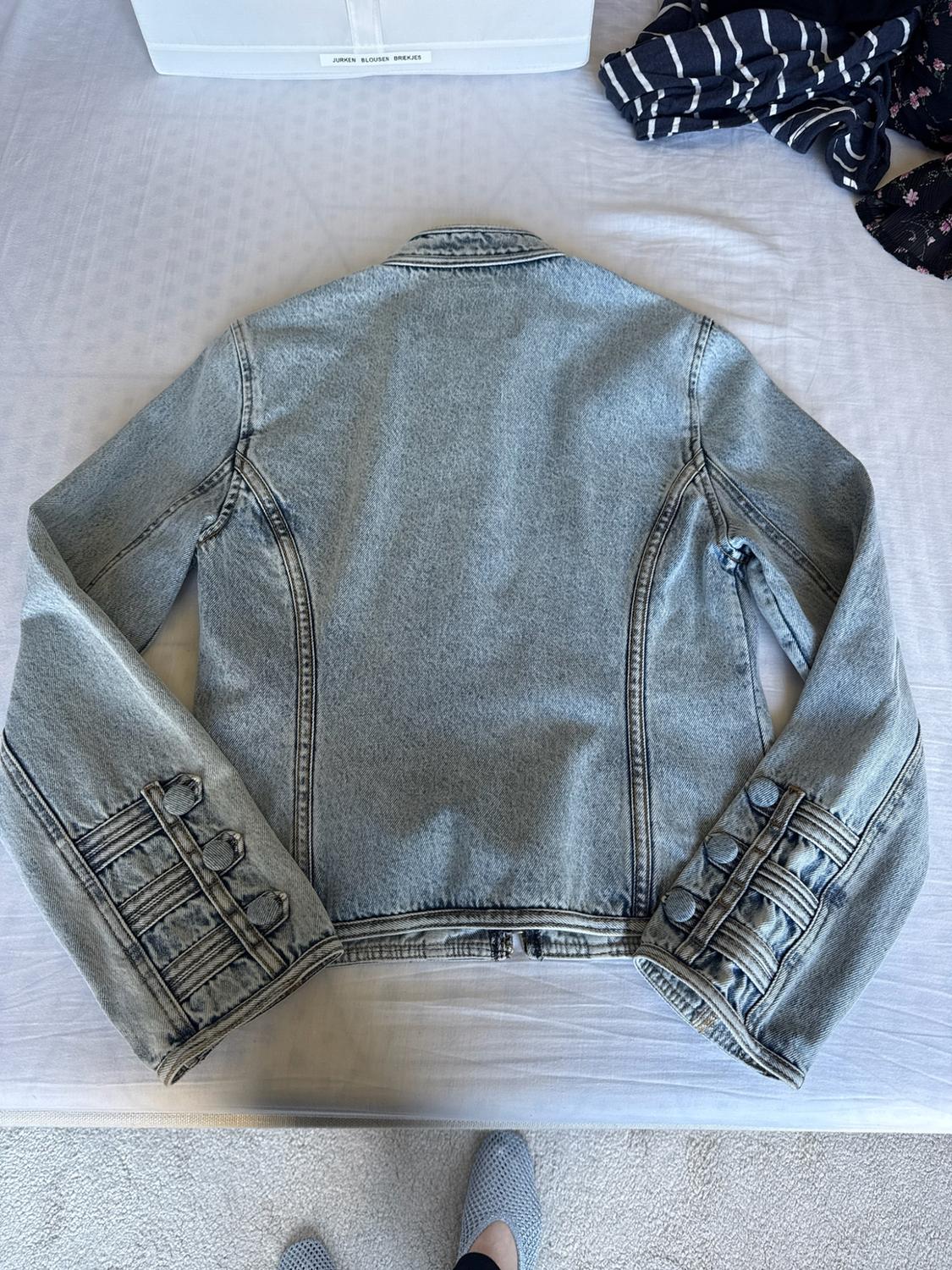 ZW COLLECTION FITTED DENIM JACKET WITH BUTTONS - Image 3