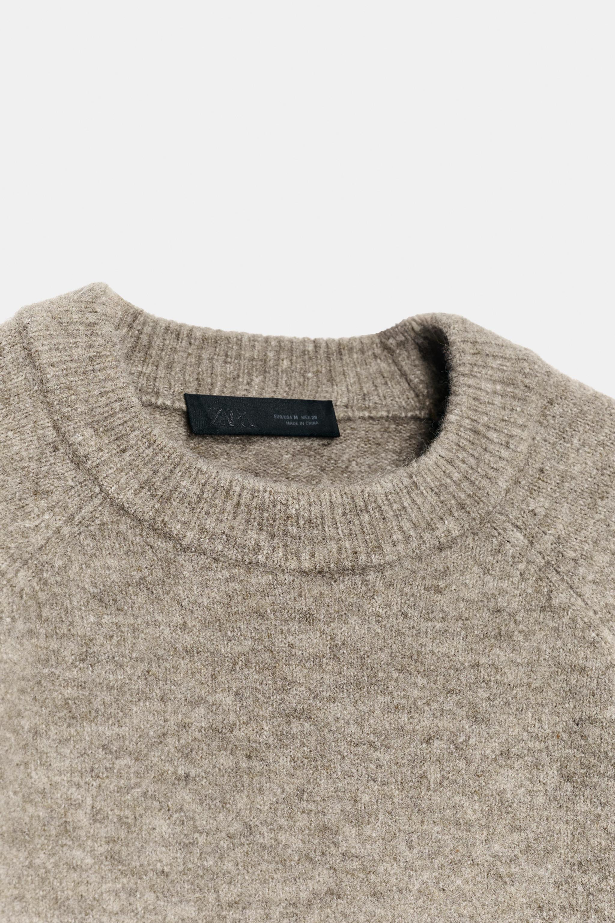 SOFT KNIT SWEATER