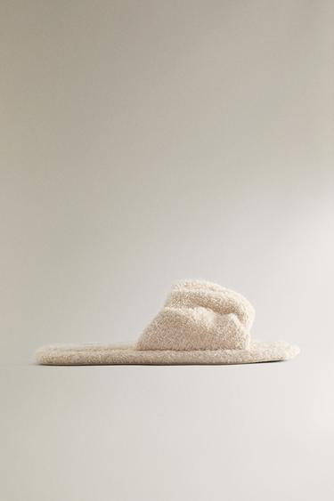 PALA TOALLA BAÑO PLIEGUES - Beige de Zara - Imagen 0