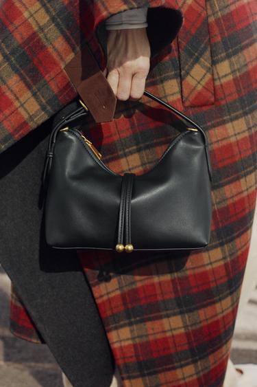 ボール付きミニバケットハンドバッグブラックZaraのボール付きミニバケットハンドバッグ - ブラック 