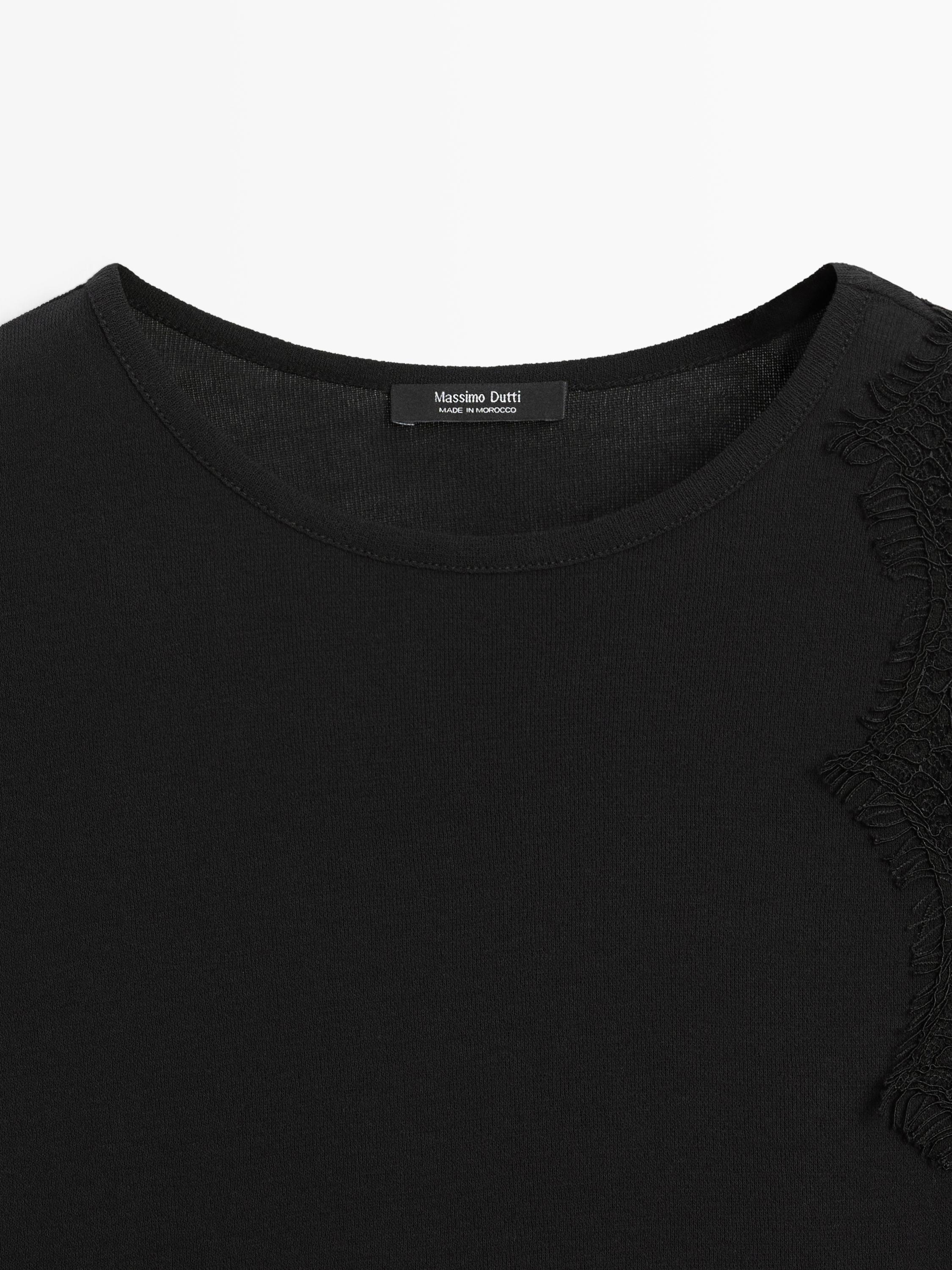 Sleeveless top with lace detail