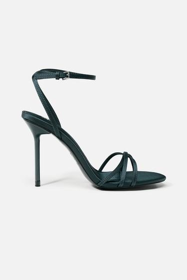 SANDALIA TACÓN TIRAS EFECTO SATINADO - Azulón de Zara