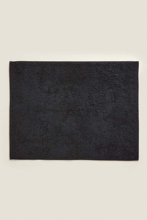 NON-SLIP PLAIN BATH MAT - Black | ZARA Canada