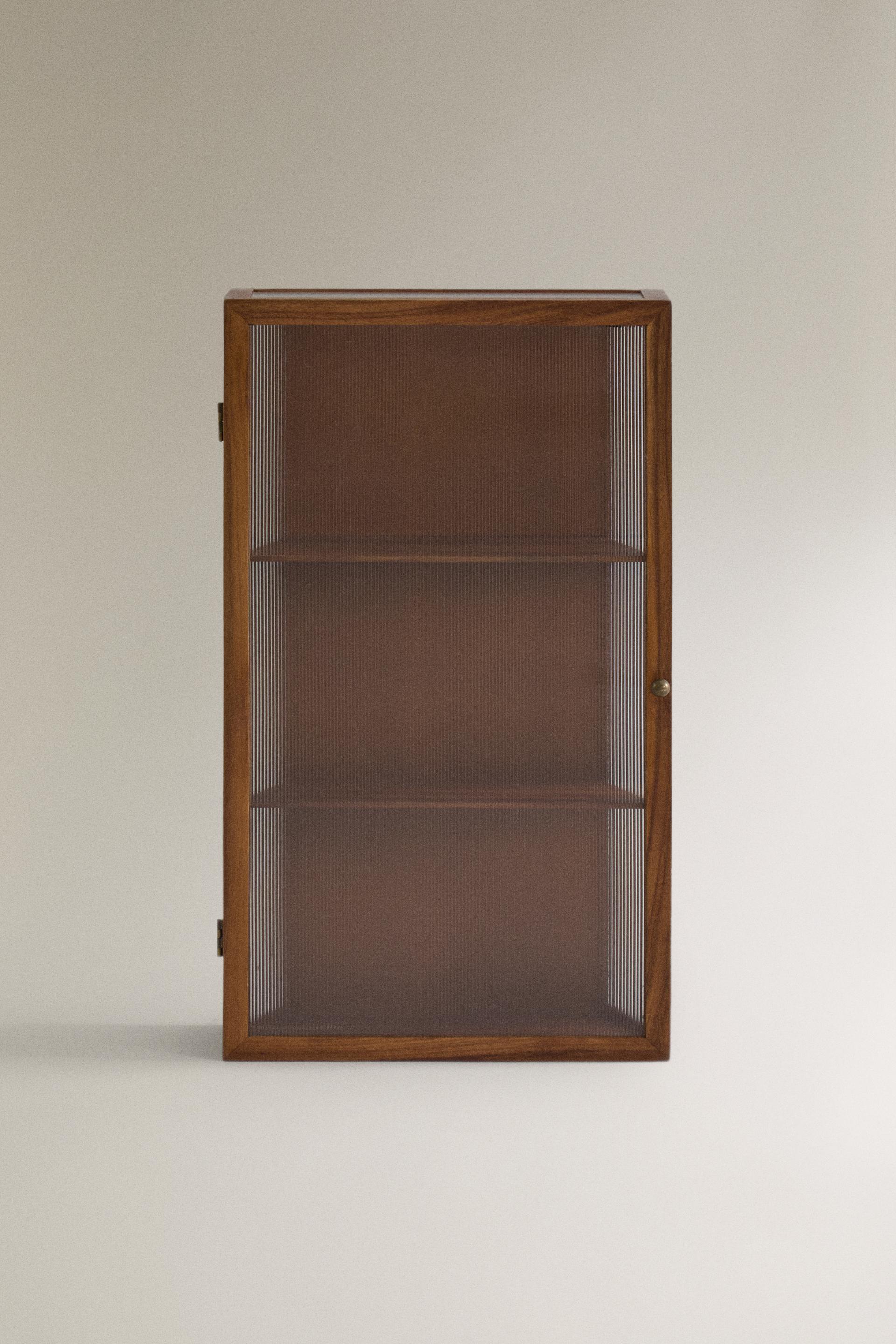 WALL-MOUNTED STORAGE UNIT