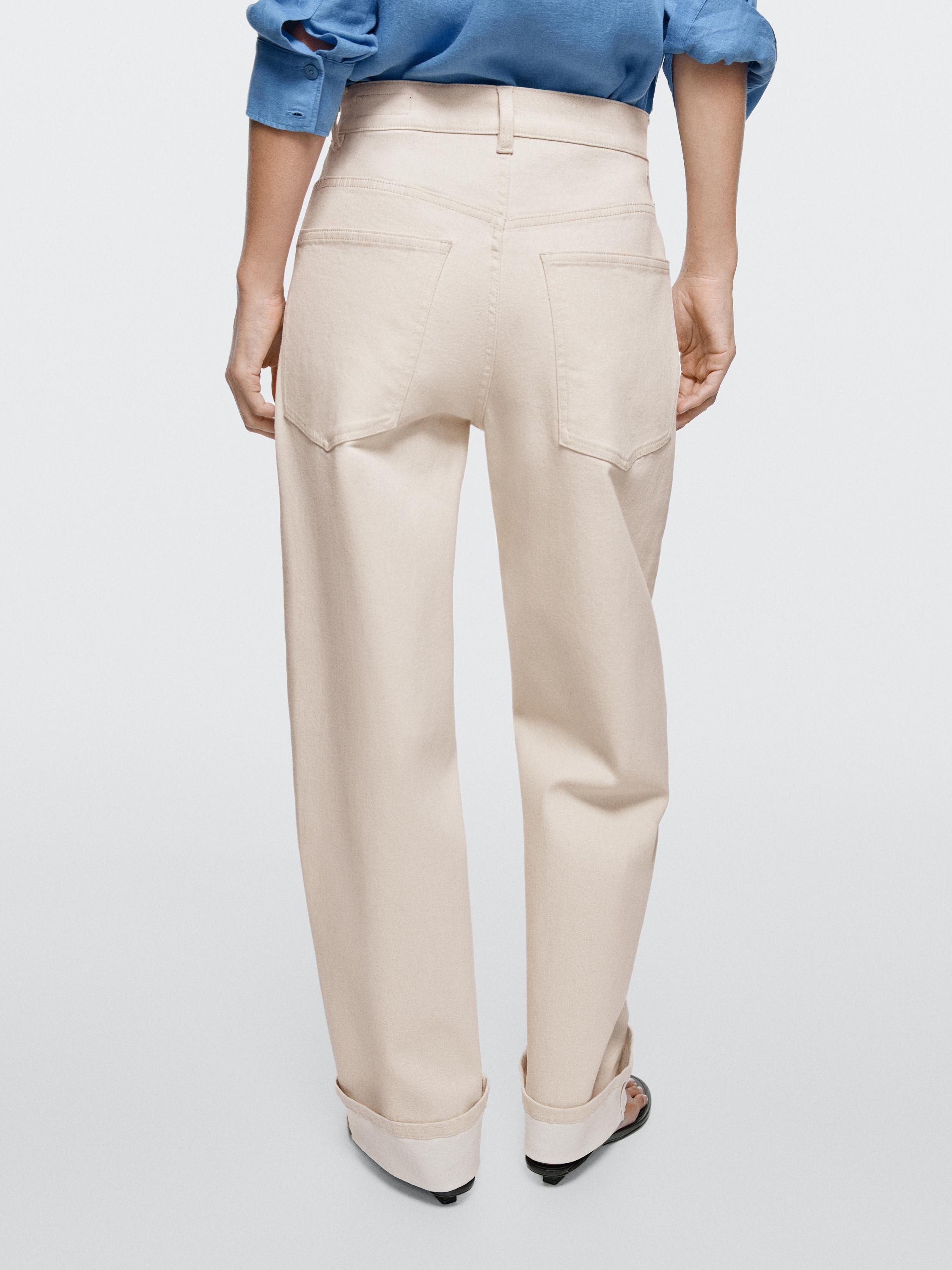 Straight-leg jeans with turn-up hems