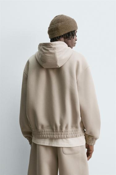 SWEAT EFFET NÉOPRÈNE À CAPUCHE ET FERMETURE ÉCLAIR - Pierre de Zara - Image 2