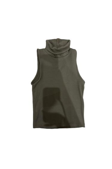 TOP CUELLO VUELTO NEGRO