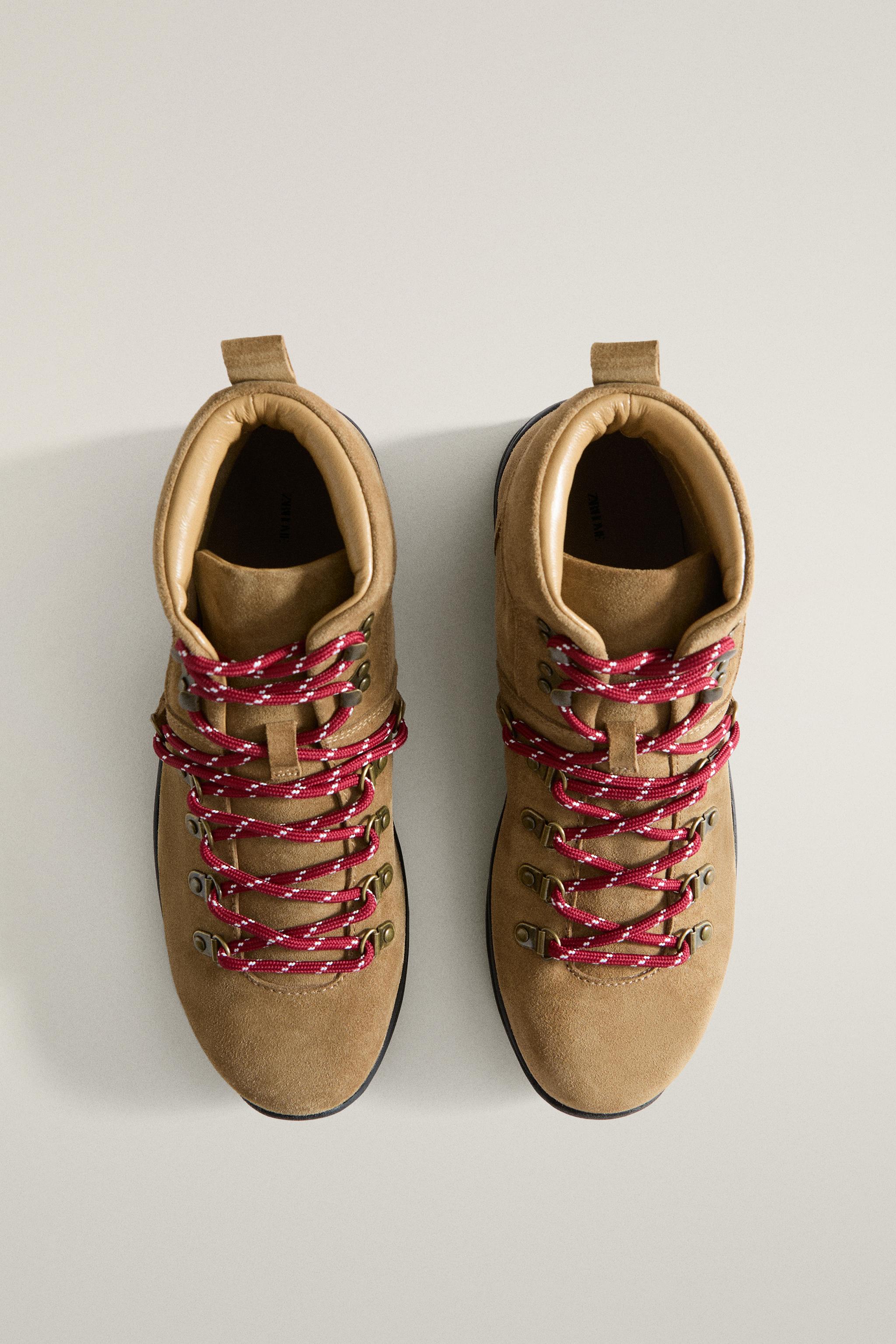 LEATHER HIKING BOOTS