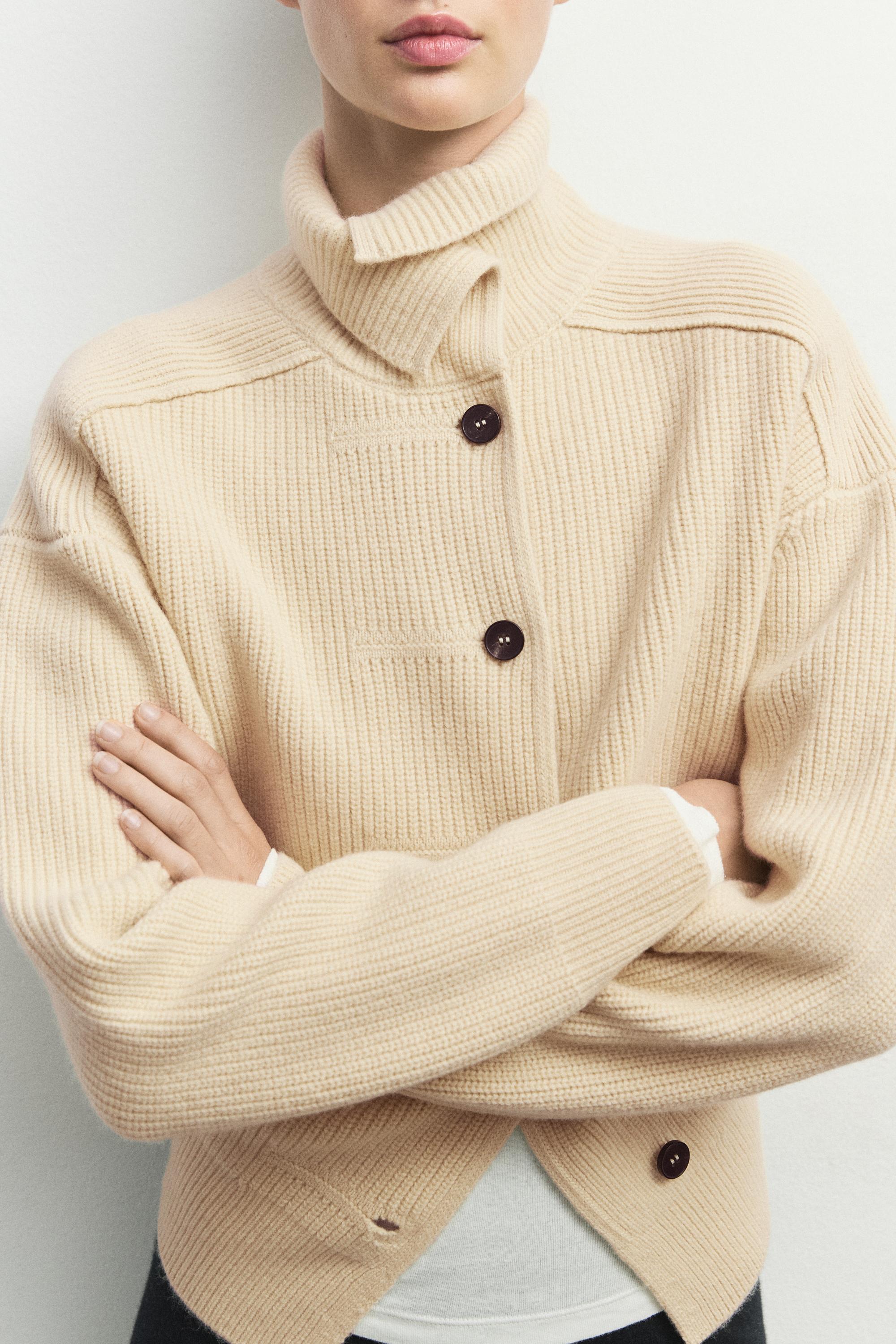 100% wool buttoned knit cardigan