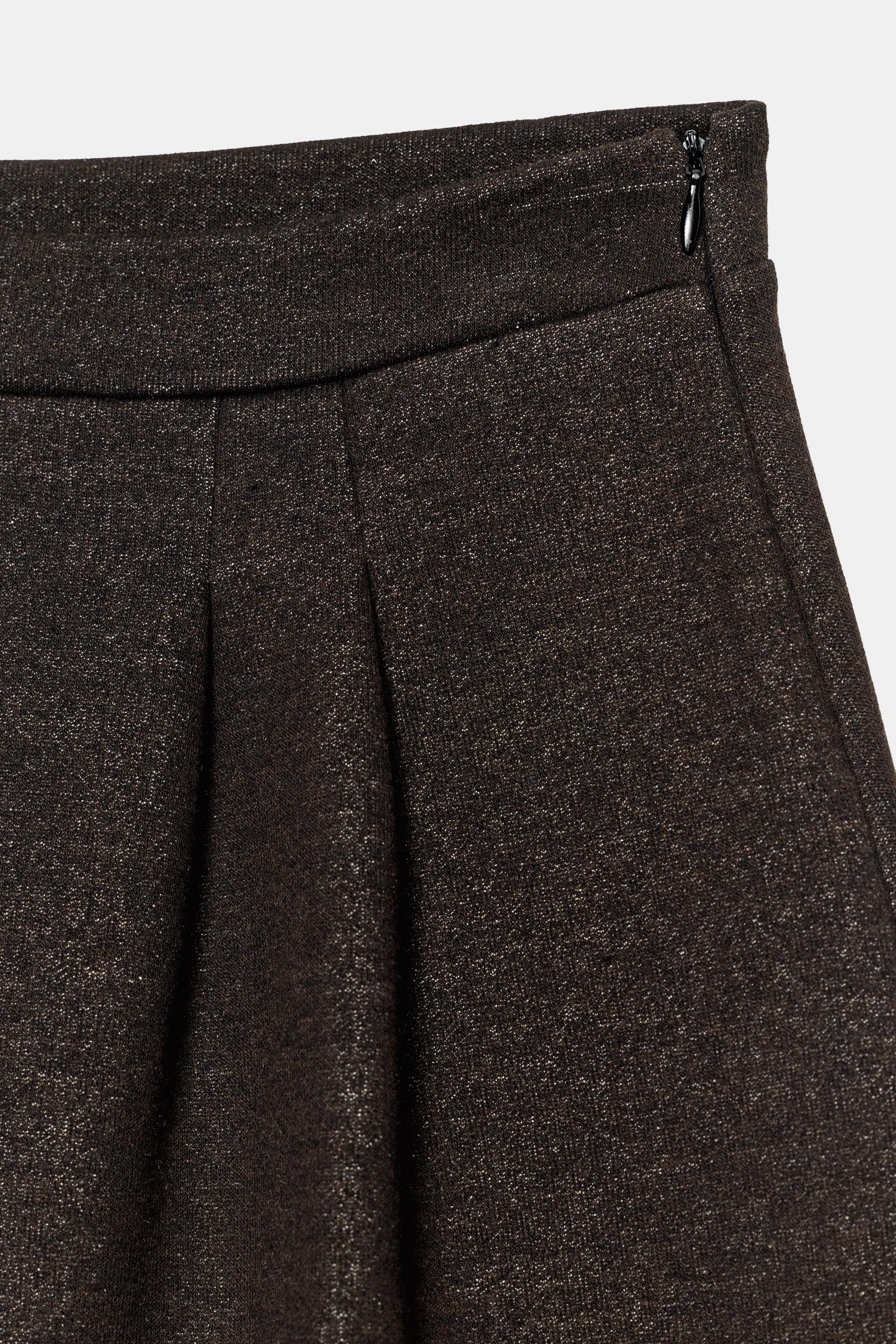 SOFT PLEATED BERMUDA SHORTS