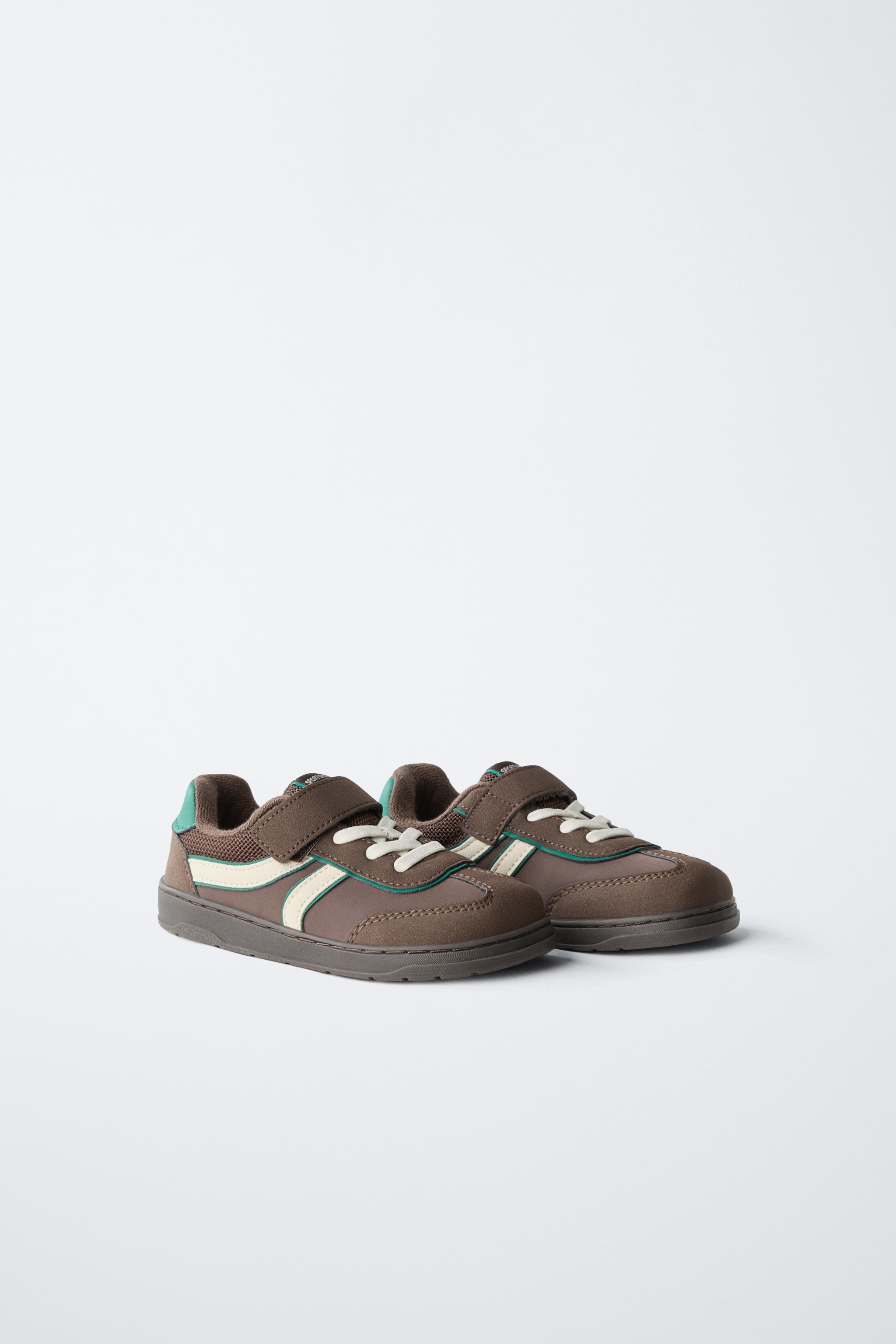 CONTRAST BAREFOOT SNEAKERS — Brown
